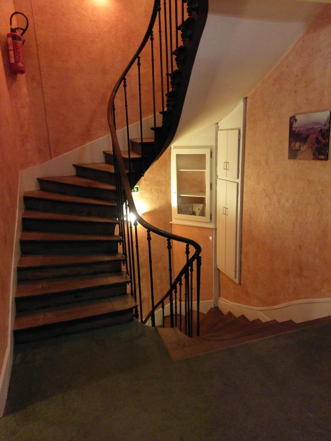 Отель Logis De L'Europe Restaurant Le Cepage Corbigny Экстерьер фото